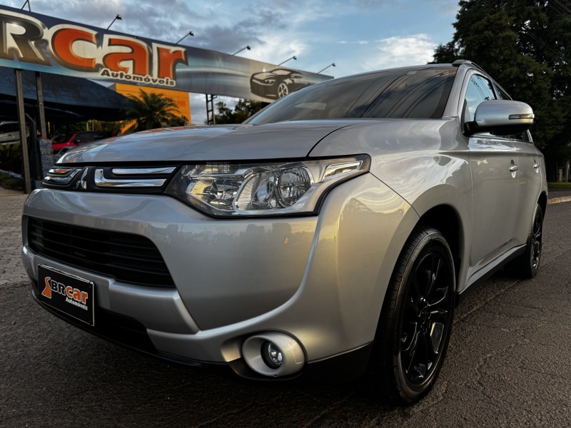 outlander 2.0 16v gasolina 4p automatico 2015 dois irmaos