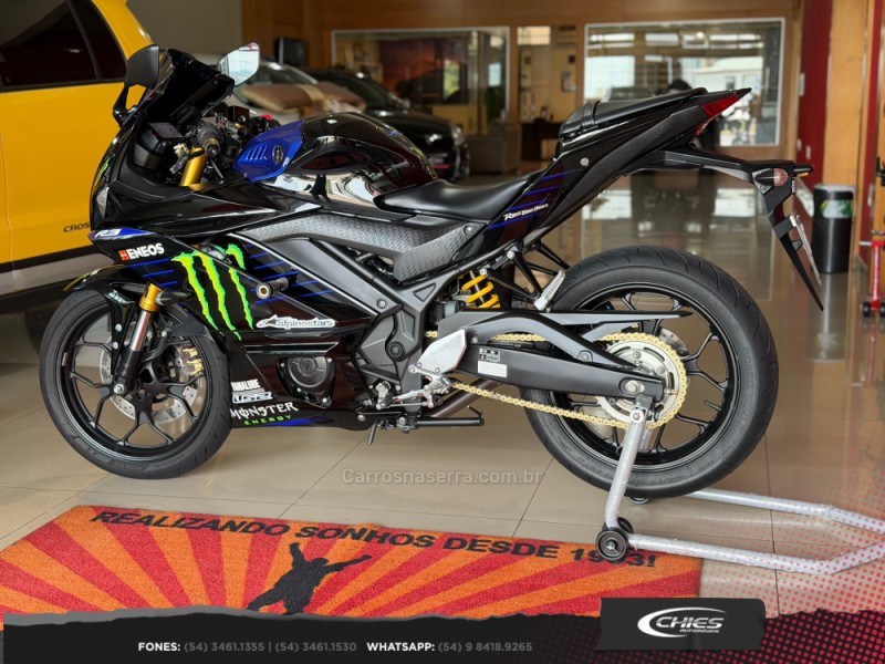 YZF R3 MONSTER - 2022 - CARLOS BARBOSA