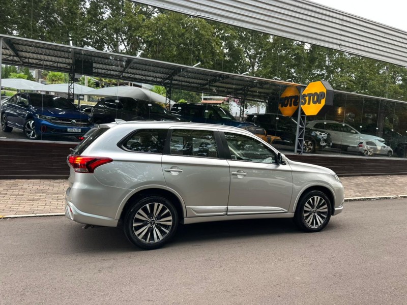 OUTLANDER 2.0 HPE 4X4 MIVEC SPORT FLEX 4P AUTOMÁTICO - 2021 - DOIS IRMãOS