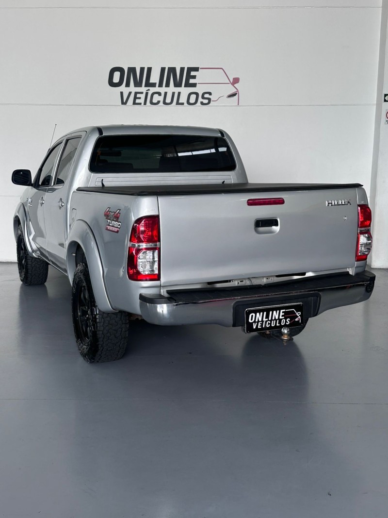 HILUX 3.0 SR 4X4 CD 8V DIESEL 4P MANUAL - 2010 - FARROUPILHA