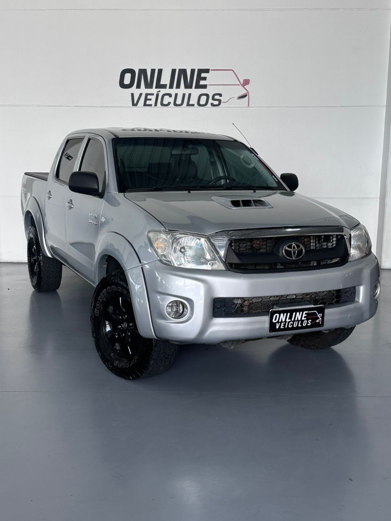 HILUX 3.0 SR 4X4 CD 8V DIESEL 4P MANUAL - 2010 - FARROUPILHA