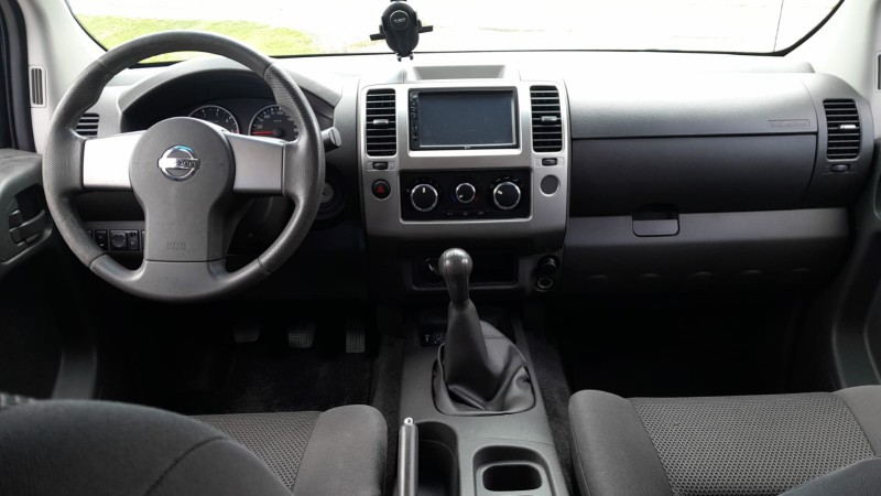 FRONTIER 2.5 S 4X4 CD TURBO ELETRONIC DIESEL 4P MANUAL - 2015 - FARROUPILHA