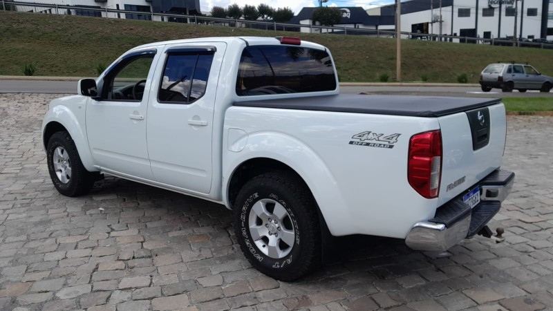 FRONTIER 2.5 S 4X4 CD TURBO ELETRONIC DIESEL 4P MANUAL - 2015 - FARROUPILHA