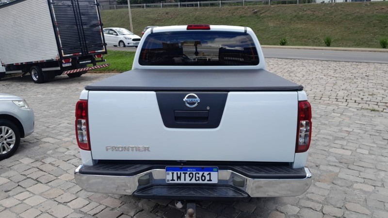 FRONTIER 2.5 S 4X4 CD TURBO ELETRONIC DIESEL 4P MANUAL - 2015 - FARROUPILHA