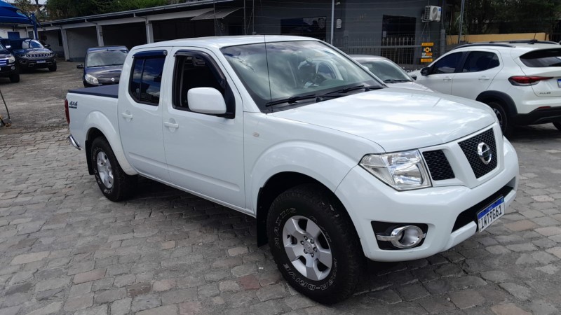 FRONTIER 2.5 S 4X4 CD TURBO ELETRONIC DIESEL 4P MANUAL - 2015 - FARROUPILHA