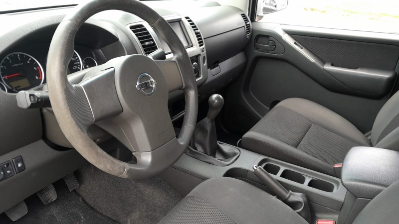 FRONTIER 2.5 S 4X4 CD TURBO ELETRONIC DIESEL 4P MANUAL - 2015 - FARROUPILHA