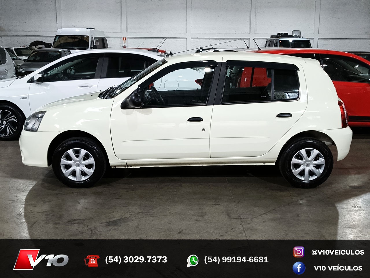 RENAULT - CLIO - 2014/2015 - Branca - R$ 32.900,00