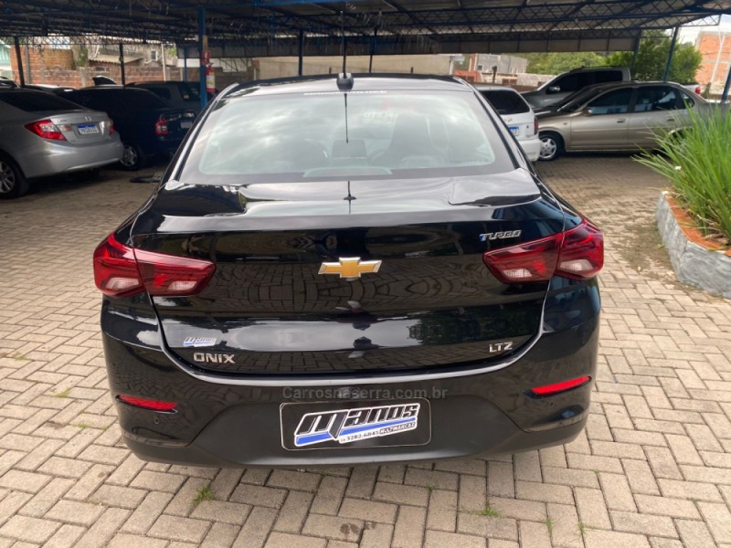 ONIX 1.0	LTZ PLUS 12V TURBO FLEX 4P AUTOMÁTICO - 2024 - CANELA