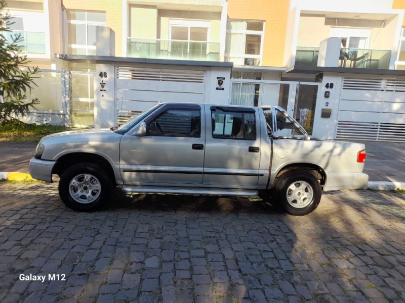 S10 4.3 SFI DLX 4X2 CD V6 12V GASOLINA 4P MANUAL - 1998 - FARROUPILHA