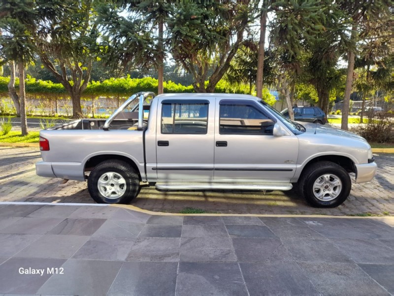 S10 4.3 SFI DLX 4X2 CD V6 12V GASOLINA 4P MANUAL - 1998 - FARROUPILHA