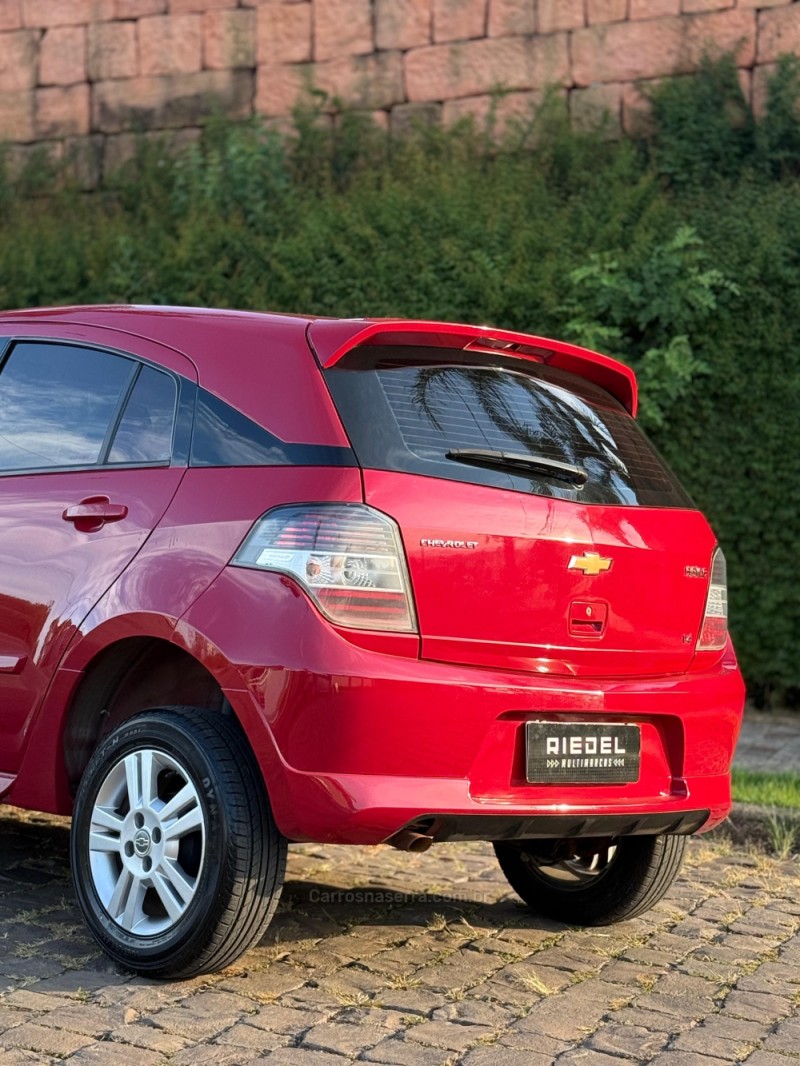 AGILE 1.4 MPFI LTZ 8V FLEX 4P MANUAL - 2011 - VENâNCIO AIRES