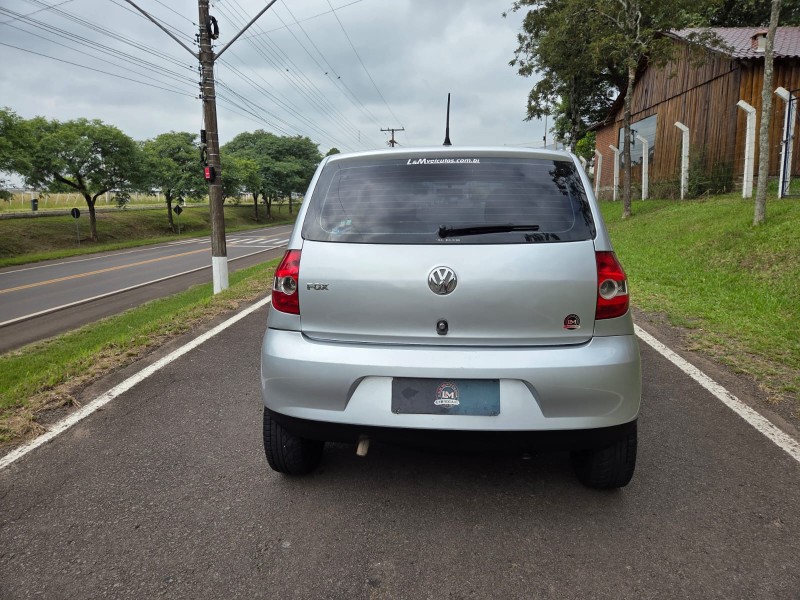 FOX 1.0 MI 8V FLEX 4P MANUAL - 2008 - VENâNCIO AIRES