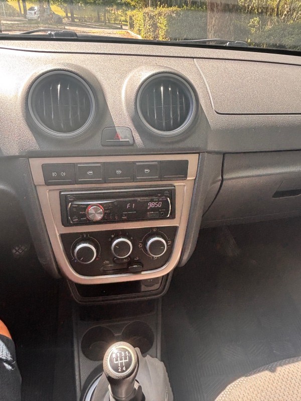 VOYAGE 1.6 MI TREND 8V FLEX 4P MANUAL - 2011 - CAXIAS DO SUL