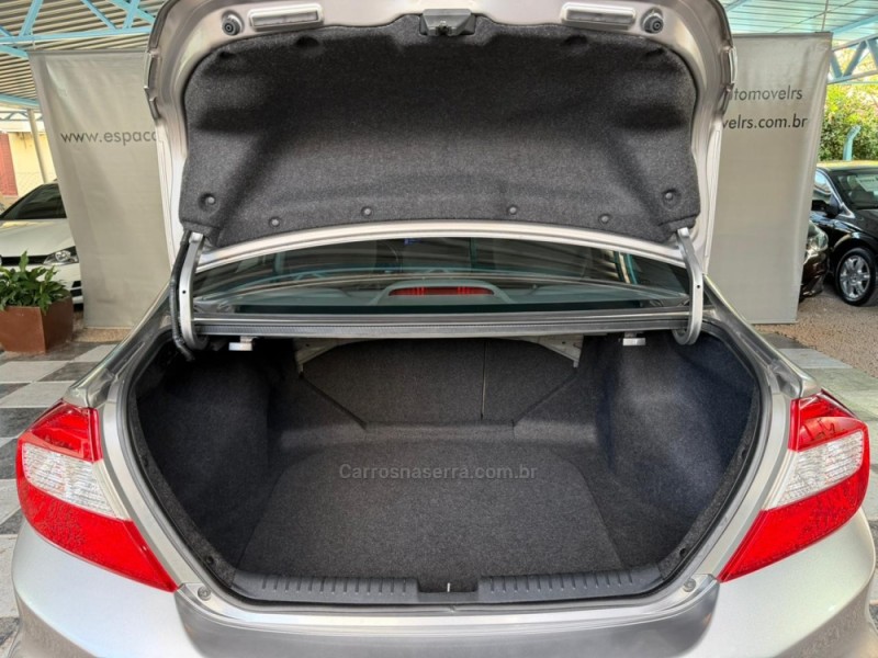 CIVIC 1.8 LXS 16V FLEX 4P AUTOMÁTICO - 2014 - NOVA PRATA