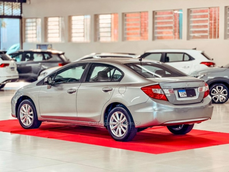 CIVIC 1.8 LXS 16V FLEX 4P AUTOMÁTICO - 2014 - NOVA PRATA