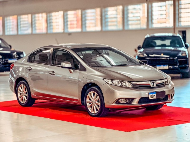 CIVIC 1.8 LXS 16V FLEX 4P AUTOMÁTICO - 2014 - NOVA PRATA