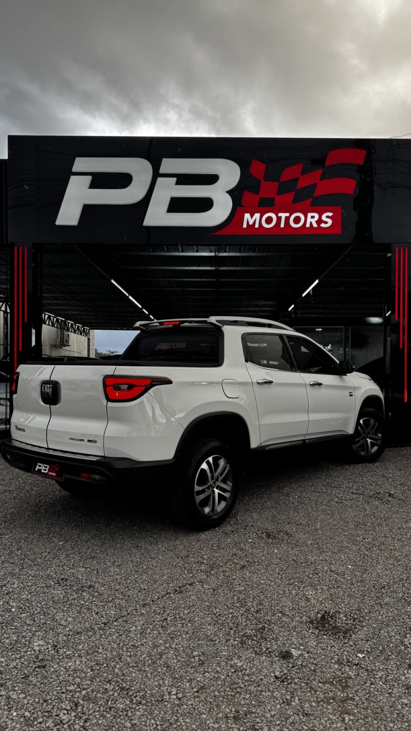 TORO 2.0 16V TURBO DIESEL VOLCANO AT9 4X4 AUTOMÁTICO - 2018 - CAXIAS DO SUL