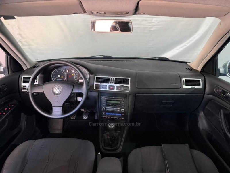 BORA 2.0 MI 8V GASOLINA 4P MANUAL - 2008 - NOVA PRATA