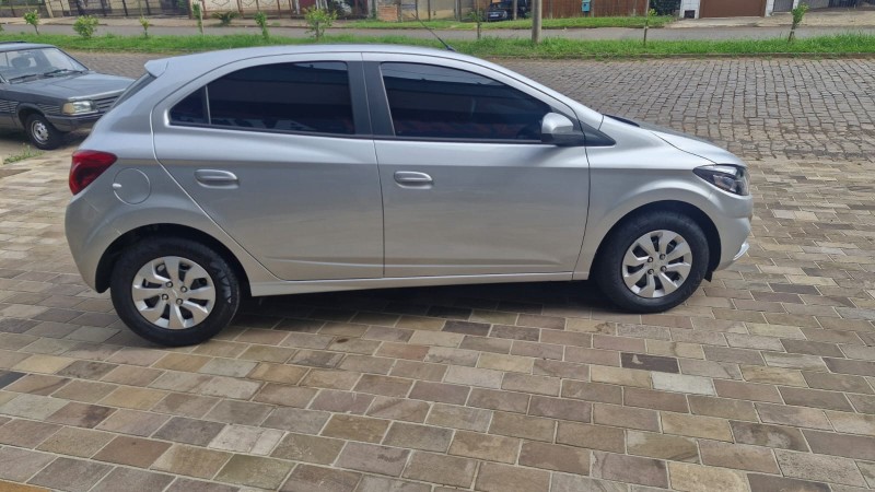 ONIX 1.0 LT 12V FLEX 4P MANUAL - 2019 - VACARIA