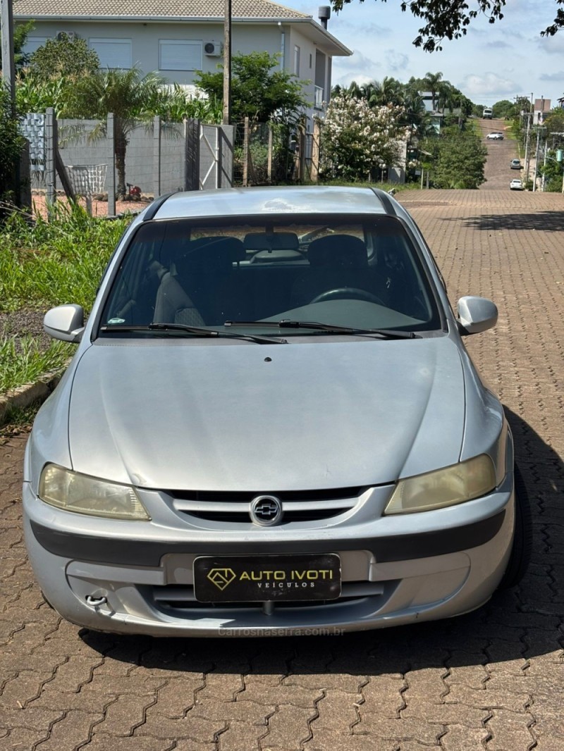 CELTA 1.0 MPFI 8V GASOLINA 2P MANUAL - 2001 - IVOTI