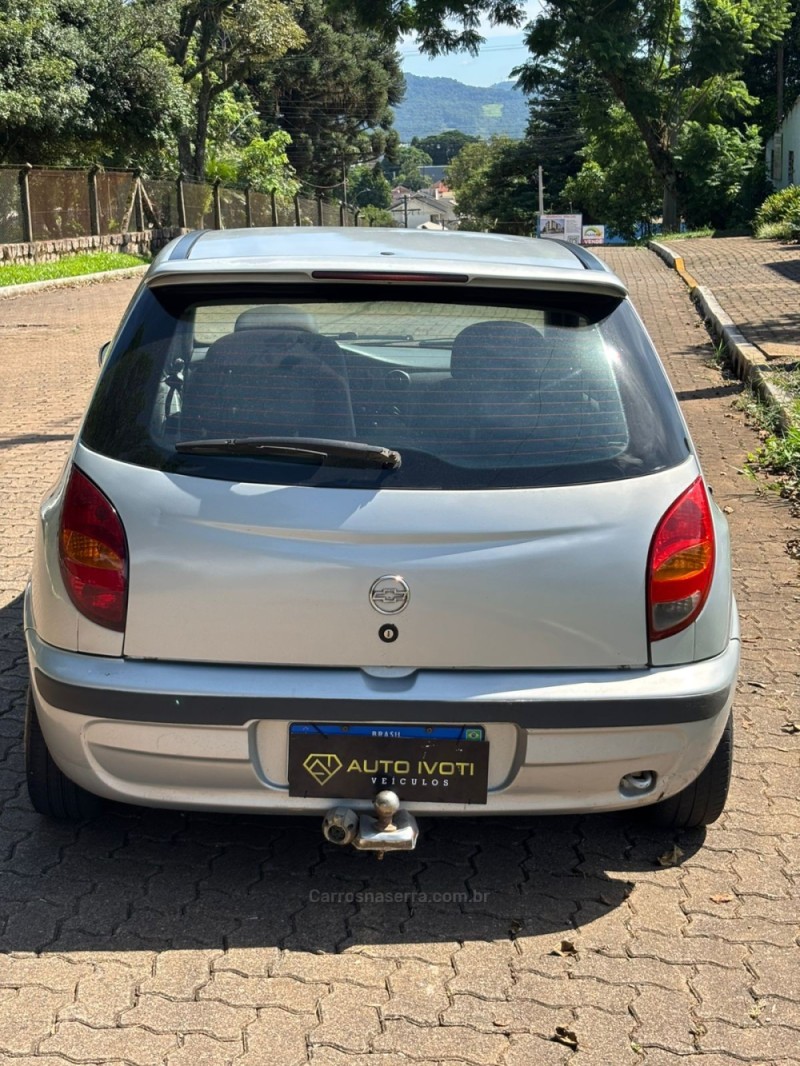 CELTA 1.0 MPFI 8V GASOLINA 2P MANUAL - 2001 - IVOTI