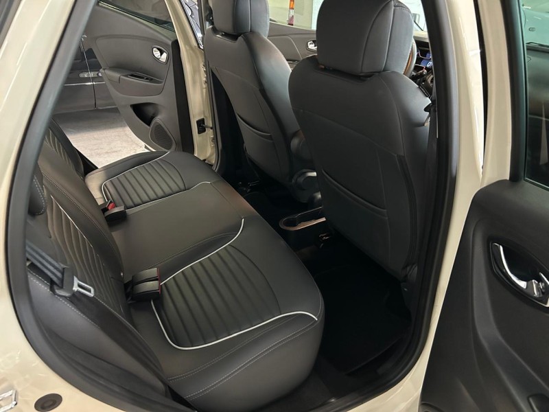 CAPTUR 1.6 16V FLEX INTENSE AUTOMÁTICO - 2018 - CAXIAS DO SUL