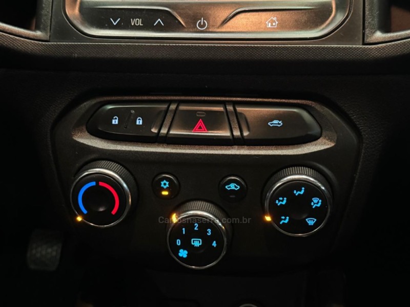 ONIX 1.4 MPFI LTZ 8V FLEX 4P MANUAL - 2015 - DOIS IRMãOS