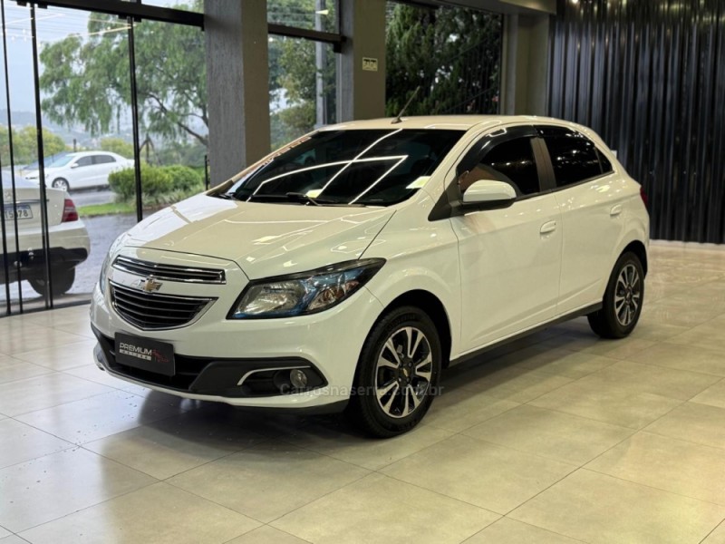 ONIX 1.4 MPFI LTZ 8V FLEX 4P MANUAL - 2015 - DOIS IRMãOS