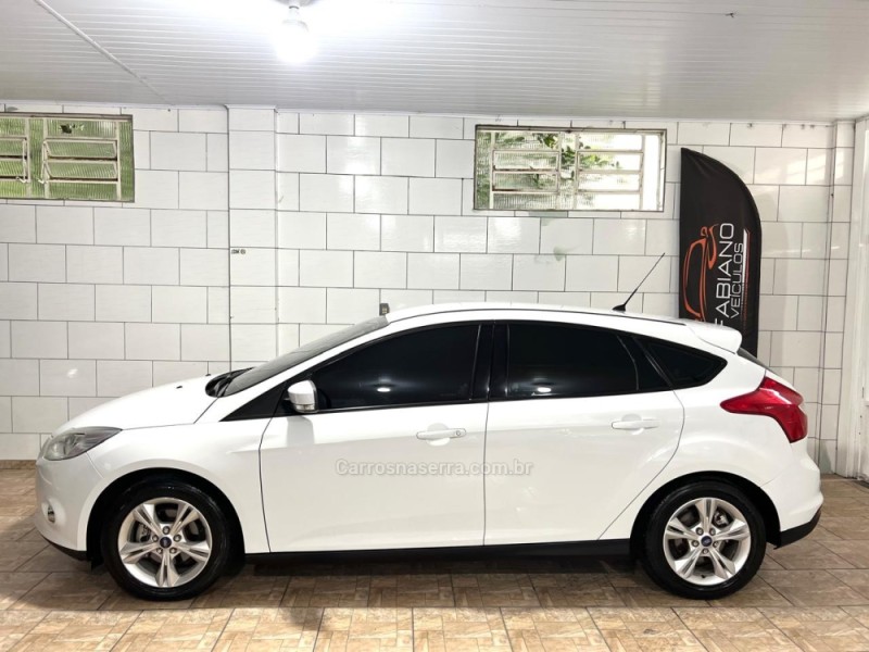 FOCUS 1.6 SE 16V FLEX 4P MANUAL - 2014 - BENTO GONçALVES