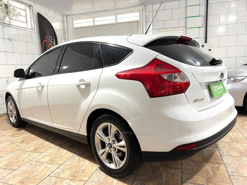 FOCUS 1.6 SE 16V FLEX 4P MANUAL - 2014 - BENTO GONçALVES