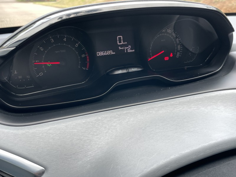 208 1.5 ACTIVE 8V FLEX 4P MANUAL - 2015 - CAXIAS DO SUL