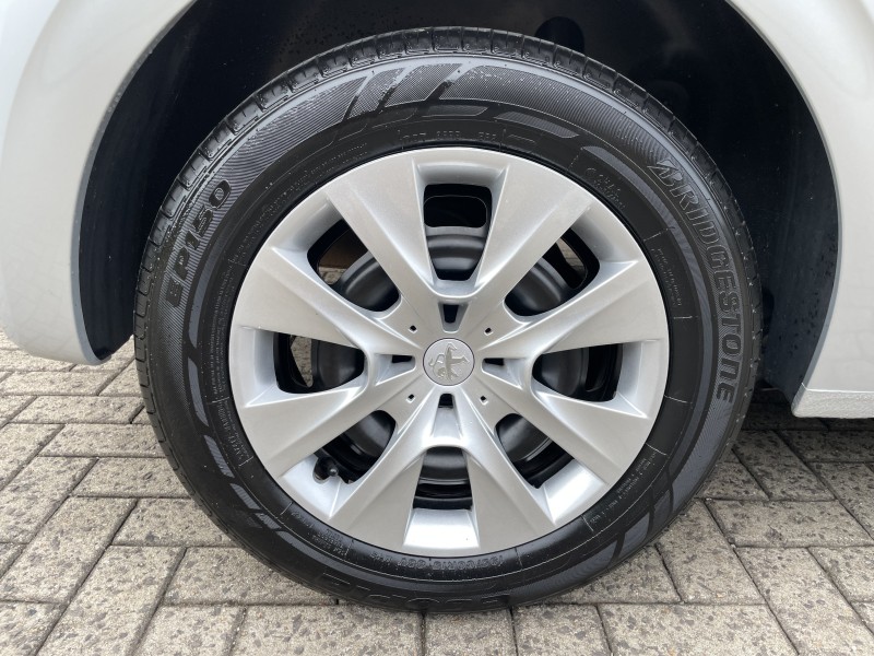 208 1.5 ACTIVE 8V FLEX 4P MANUAL - 2015 - CAXIAS DO SUL