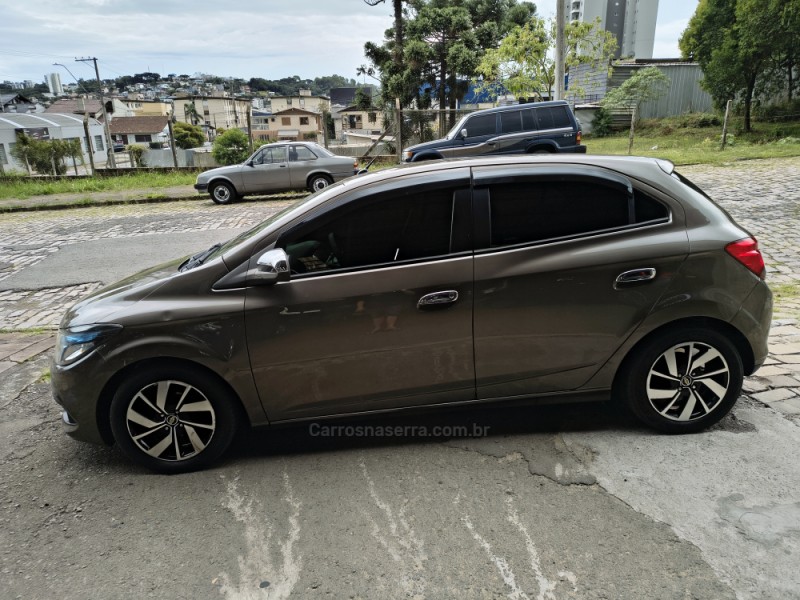 ONIX 1.4 MPFI LTZ 8V FLEX 4P MANUAL - 2014 - CAXIAS DO SUL