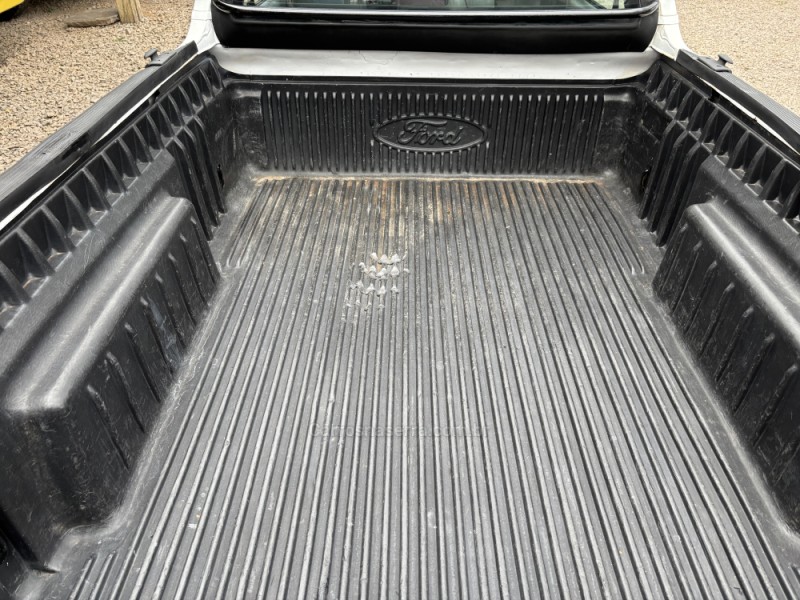 COURIER 1.6 MPI L 8V GASOLINA 2P MANUAL - 2006 - ANTôNIO PRADO