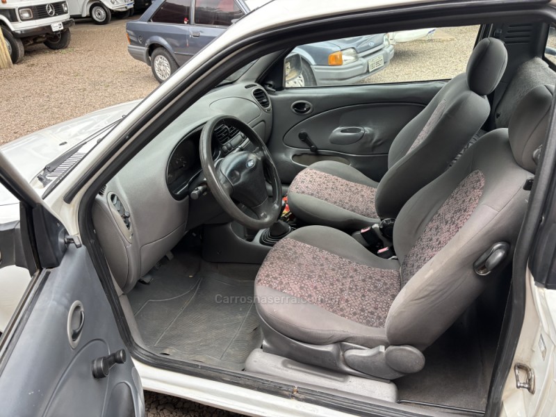 COURIER 1.6 MPI L 8V GASOLINA 2P MANUAL - 2006 - ANTôNIO PRADO