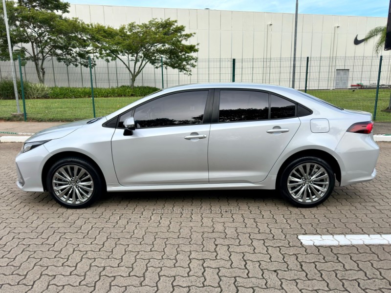 COROLLA 2.0 XEI 16V FLEX 4P AUTOMÁTICO - 2024 - ESTâNCIA VELHA