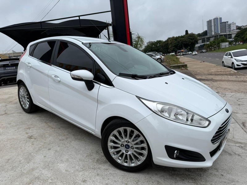 fiesta 1.6 titanium hatch 16v flex 4p automatico 2014 caxias do sul
