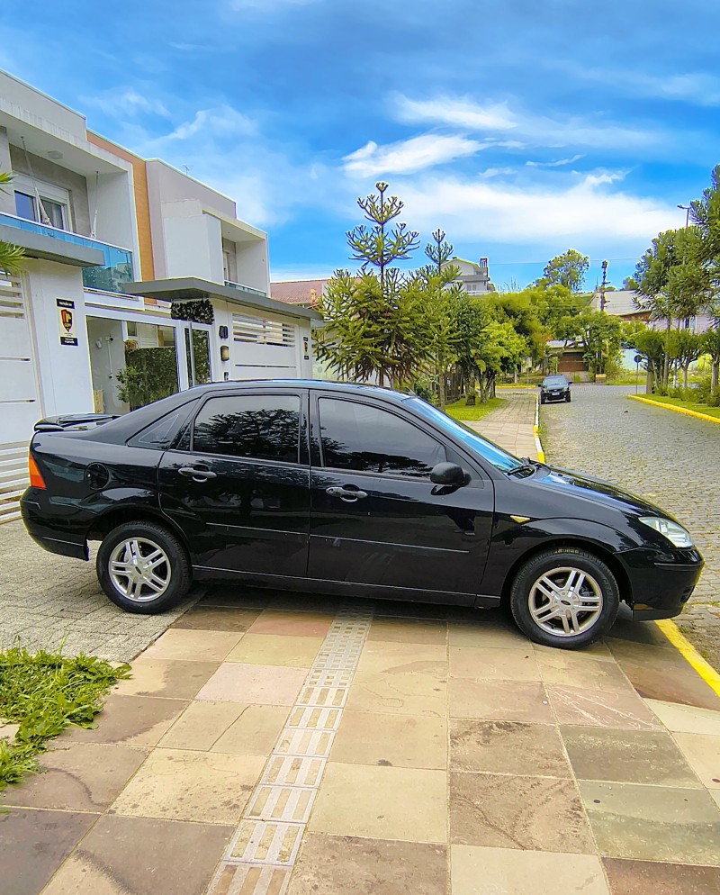 FOCUS 2.0 FC 16V GASOLINA 4P AUTOMÁTICO - 2008 - FARROUPILHA