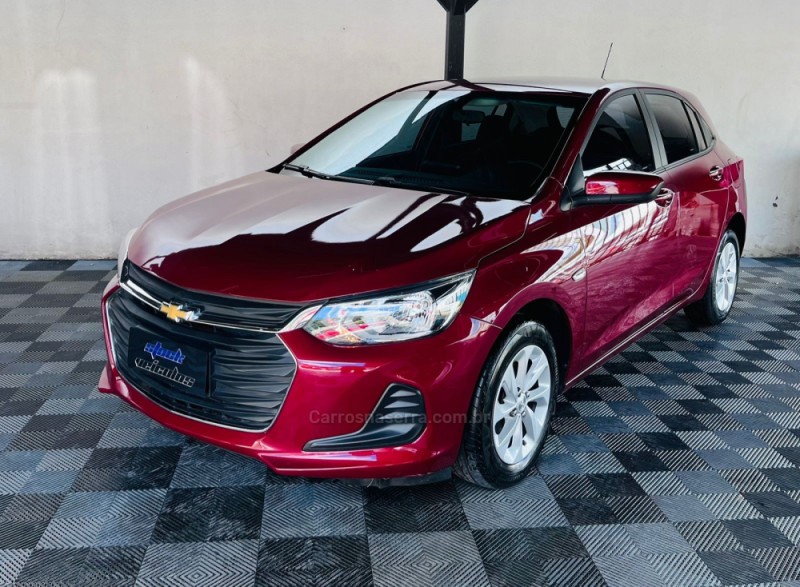 CHEVROLET - ONIX - 2022/2023 - Vermelha - R$ 69.900,00