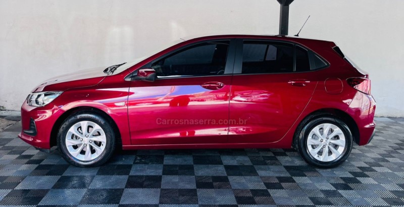 ONIX 1.0 LT 12V TURBO FLEX 4P MANUAL - 2023 - NOVO HAMBURGO