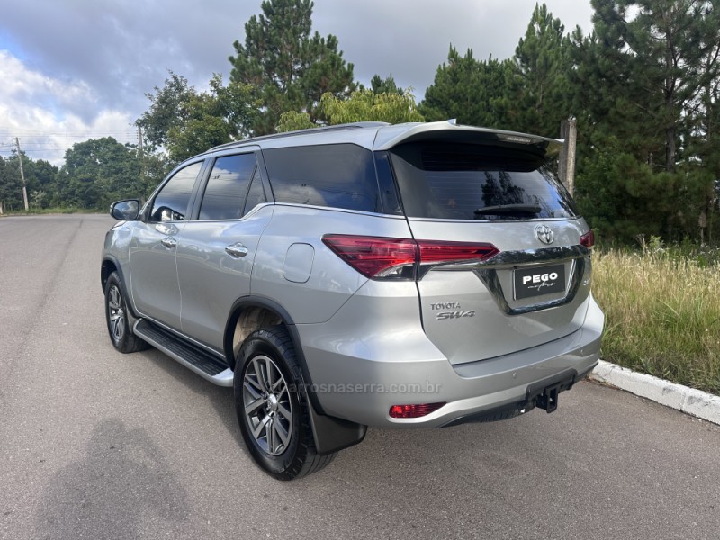 HILUX SW4 2.8 SRX 4X4 7 LUGARES 16V TURBO INTERCOOLER DIESEL 4P AUTOMÁTICO - 2017 - BENTO GONçALVES