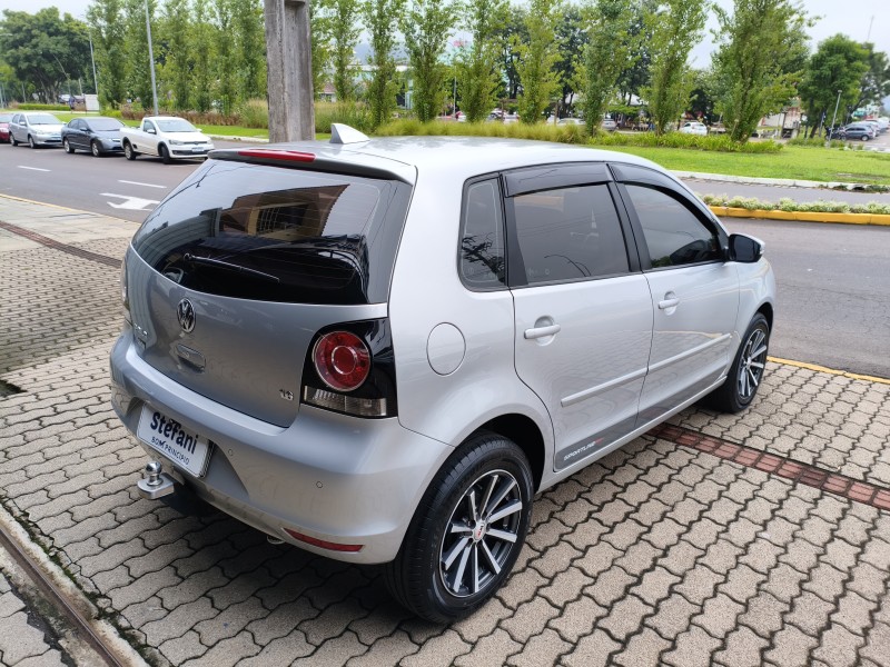 POLO 1.6 MI SPORTLINE 8V FLEX 4P MANUAL - 2013 - BOM PRINCíPIO