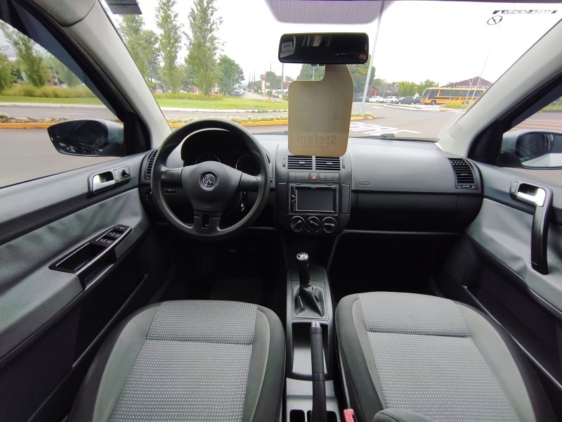 POLO 1.6 MI SPORTLINE 8V FLEX 4P MANUAL - 2013 - BOM PRINCíPIO