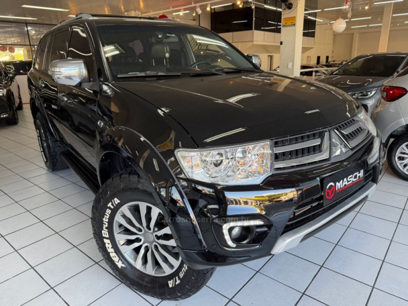 PAJERO 3.2 HPE 4X4 7 LUGARES 16V TURBO INTERCOOLER DIESEL 4P AUTOMÁTICO - 2018 - CAXIAS DO SUL