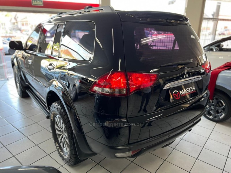 PAJERO 3.2 HPE 4X4 7 LUGARES 16V TURBO INTERCOOLER DIESEL 4P AUTOMÁTICO - 2018 - CAXIAS DO SUL