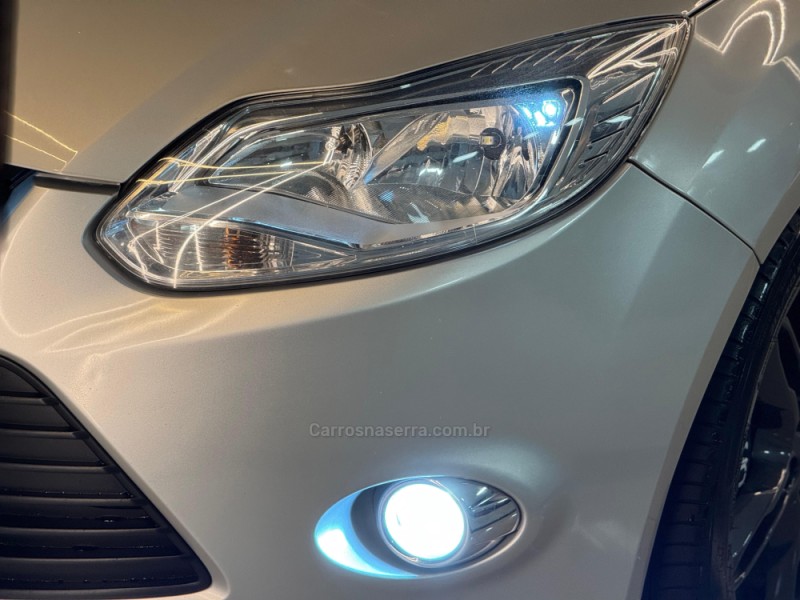 FOCUS 2.0 SE SEDAN 16V FLEX 4P AUTOMÁTICO - 2014 - DOIS IRMãOS
