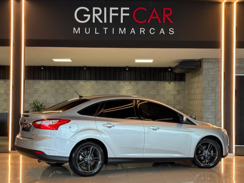 FOCUS 2.0 SE SEDAN 16V FLEX 4P AUTOMÁTICO - 2014 - DOIS IRMãOS