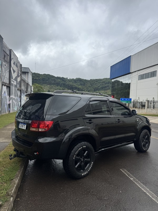 HILUX SW4 3.0 SRV 4X4 CD 16V TURBO INTERCOOLER DIESEL 4P AUTOMÁTICO - 2007 - CAXIAS DO SUL