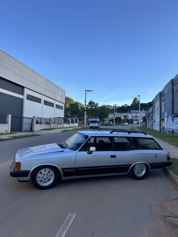 CARAVAN 4.1 DIPLOMATA SE 12V GASOLINA 2P MANUAL - 1989 - CAXIAS DO SUL