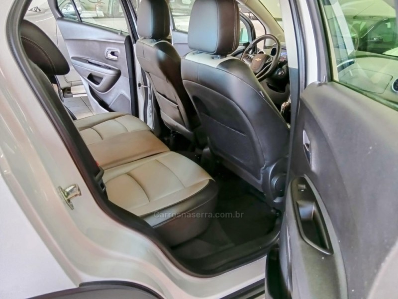 TRACKER 1.8 MPFI LTZ 4X2 16V FLEX 4P AUTOMÁTICO - 2015 - CANOAS
